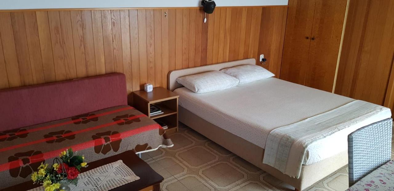 Apartments By The Sea Pisak, Omis - 1018 Exterior foto